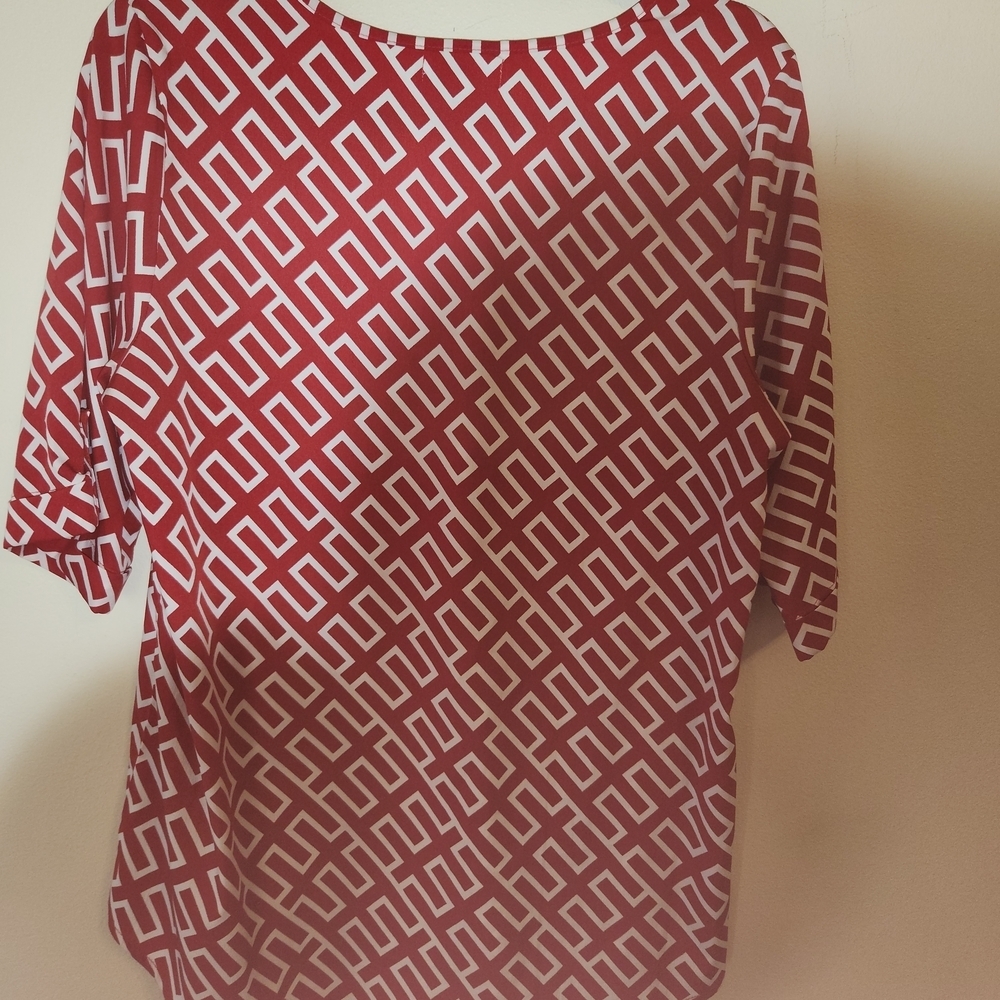 Buckhead Betties Chic Red Patterned Women's Blouse - Picture 2 of 5